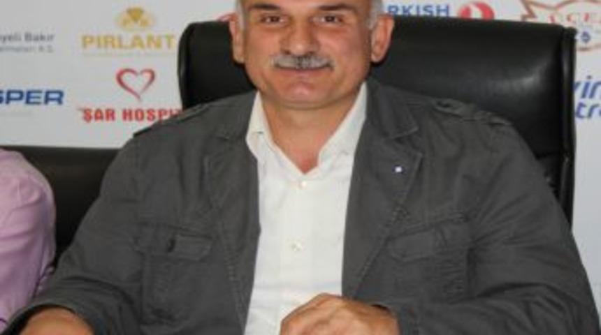 Pertek "&ouml;zel Sekt&ouml;r Teneke &Ccedil;alıyor"