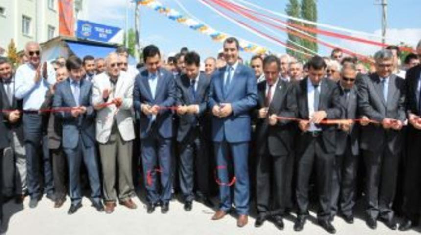 G&uuml;neykent B&ouml;l&uuml;nm&uuml;ş Yolu Temel Atma T&ouml;reni Yapıldı