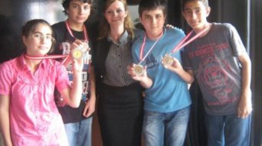 Milli Egemenlik İlk&ouml;ğretim Okulu &Ouml;ğrencilerinin Semhat Başarısı