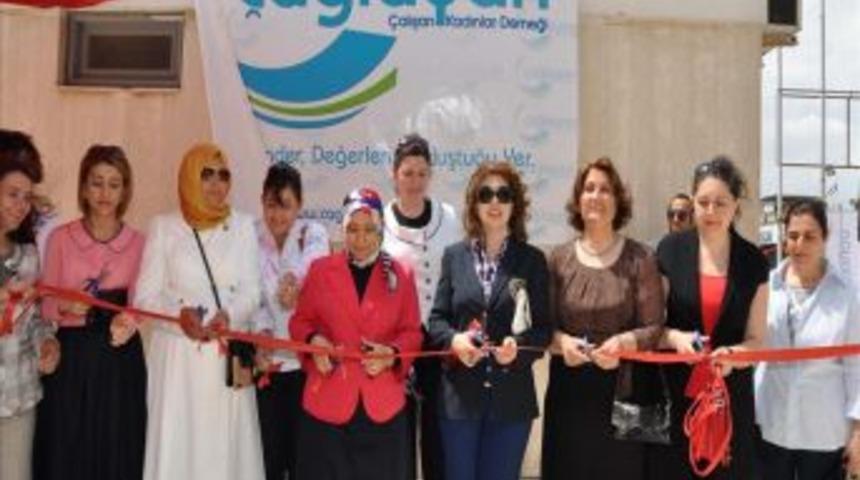 Mersin&rsquo;de &Ccedil;alışan Kadınların Kurduğu &Ccedil;ağlayan Derneği A&ccedil;ıldı
