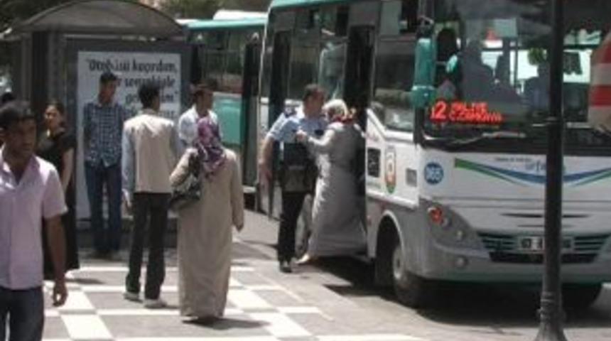 Urfa&rsquo;da ilgin&ccedil; trafik manzarası