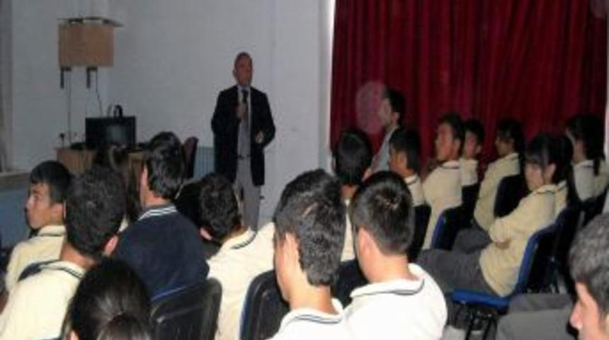 Yeşilay'dan &Ouml;ğrencilere Bağımlılık Ve Zararları Toplantısı