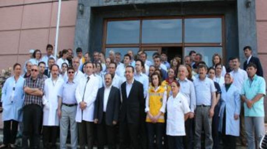 Sağlık &Ccedil;alışanları, 112 Acil Servis Ekibine Yapılan Saldırıyı Kınadı