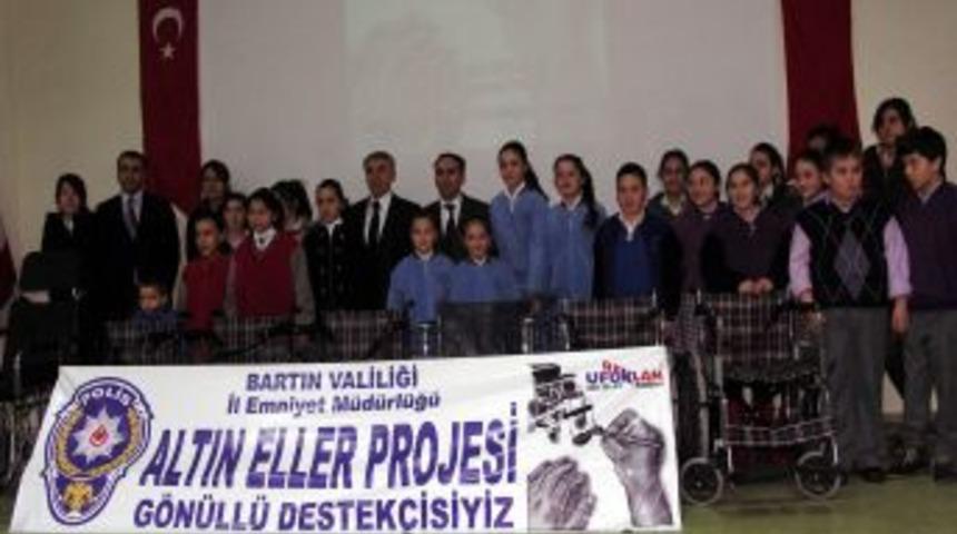 34 Engelliye Tekerlekli Sandalye