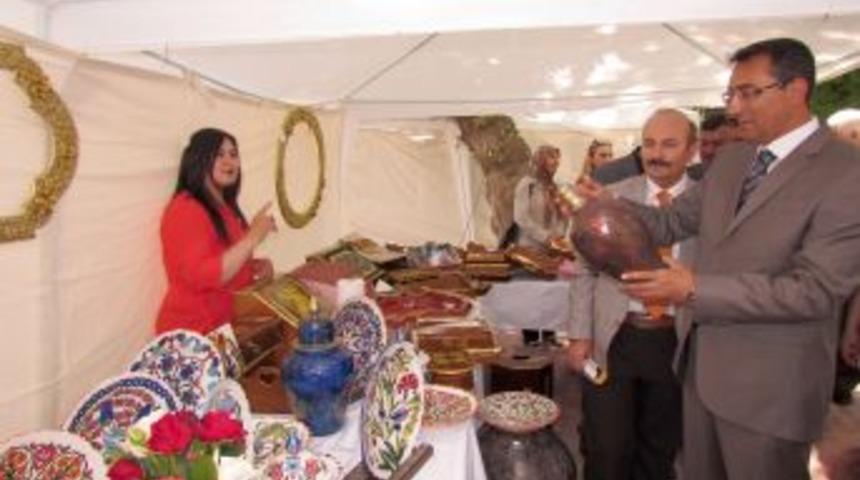 Halk Eğitim Merkezinde Hazırlanan &Uuml;r&uuml;nler Yıl Sonu Sergisinde Sergilendi