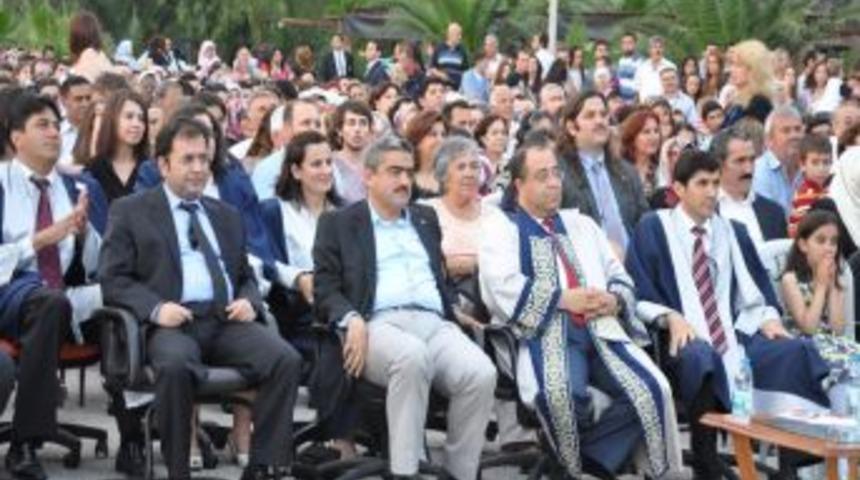 Nazilli MYO&rsquo;dan 699 &Ouml;ğrenci Mezun Oldu