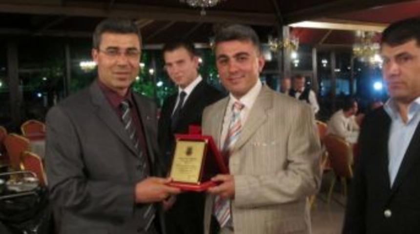 Tayini &Ccedil;ıkan R&uuml;tbeli Askerlere Hizmet Onur Plaketi