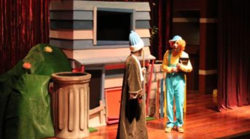 Kukla &Ccedil;ocuk Tiyatrosunu 35 Bin &Ouml;ğrenci &Uuml;cretsiz Izledi