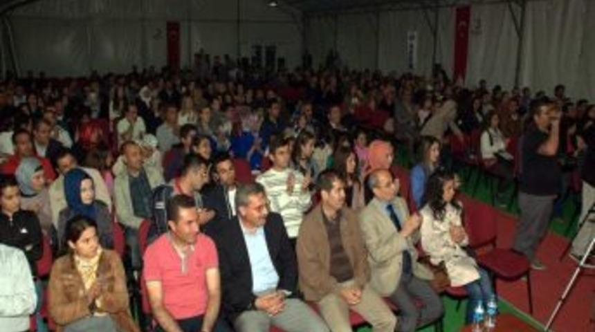 Eğitim-Sen Erciş Şubesi'nden Şiir Ve M&uuml;zik Dinletisi