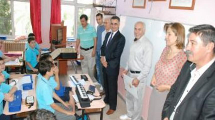 Akhisar'da Polis Bir Ayda 8 Bin 844 &Ouml;ğrenciyi Bilgilendirdi