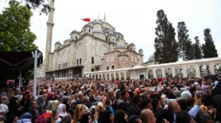 Başbakan Erdoğan: Fatih Y&uuml;zlerce Mescidin Yıkıldığı B&ouml;lgedir.