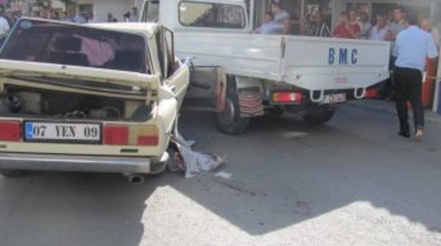 Serik'te Trafik Kazası: 1 &Ouml;l&uuml;
