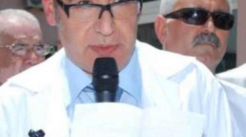 Beyaz &Ouml;nl&uuml;kl&uuml; 'şiddet' Protestosu