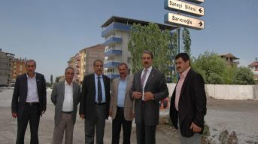 Mesob'dan Belediye'nin Yol Genişletme &Ccedil;alışmalarına Destek