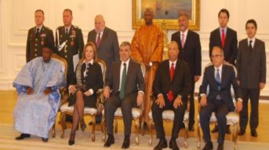 Cumhurbaşkanı G&uuml;l'e G&uuml;ven Mektubu