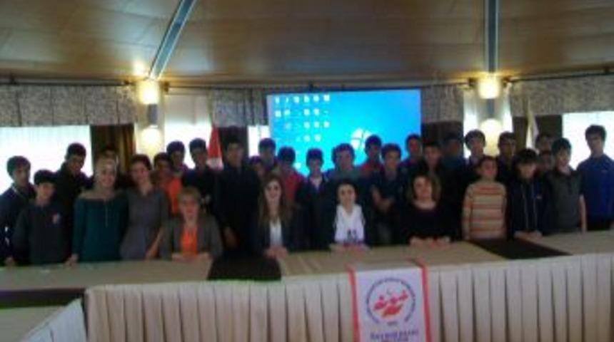 Sporculara Sağlıklı Beslenmeyi Anlattılar