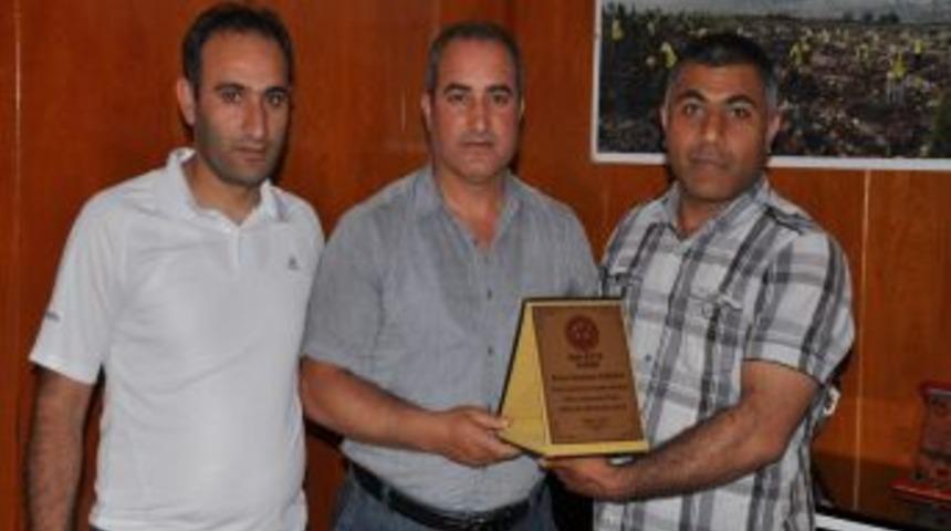 Orman İşletme M&uuml;d&uuml;r&uuml; Ramazan Karaca'ya Plaket