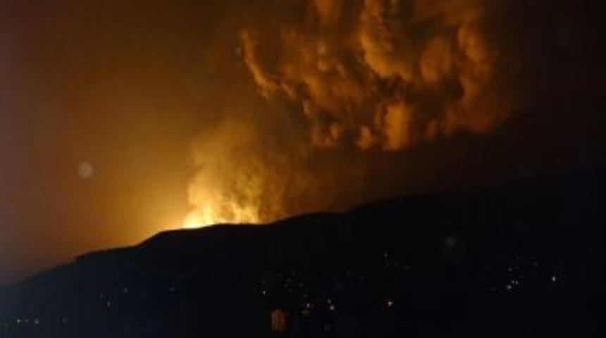 Sarıkamış'ta, Doğalgaz Boru Hattından &Ccedil;ıkan Yangın Korkutuyor