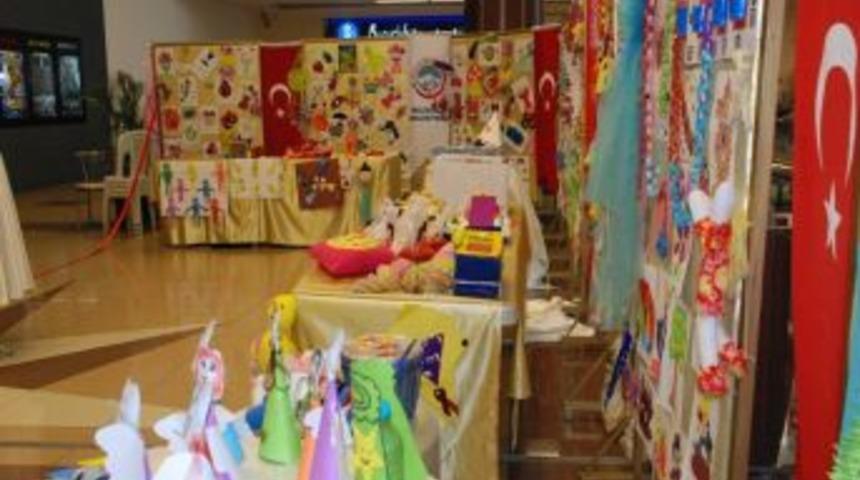 Evde &Ccedil;ocuk Bakımı Kursiyerleri Sergi A&ccedil;tı