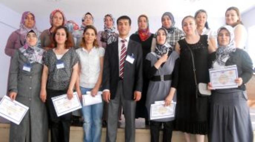 Emniyet İlk&ouml;ğretim Okulunda Sertifika T&ouml;reni