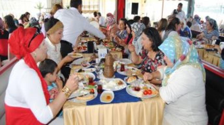 Aile Eğitim Kursunu Tamamlayıp Sertifikalı Oldular