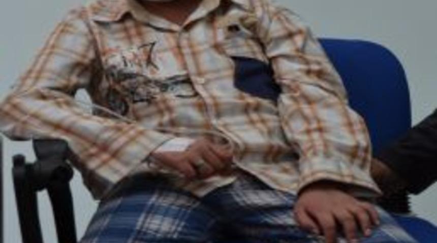 Kardeşinin Kordan Kanıyla Hayata Tutundu