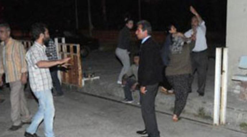 Yengesini u&ccedil;urumdan yuvarladı