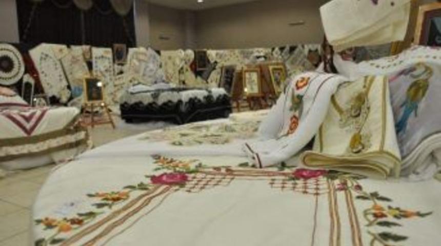 Komek Genel Sergisi'ne Son İki G&uuml;n