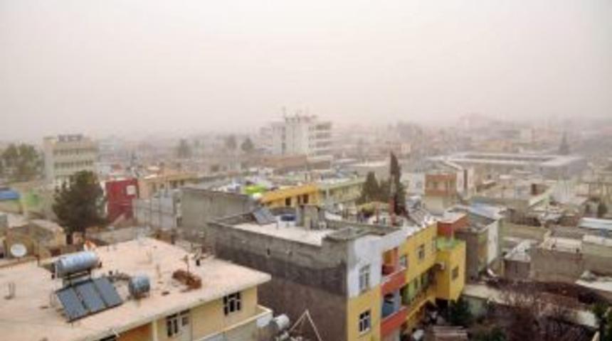 Ak&ccedil;akale'de Toz Bulutu Hayatı Olumsuz Etkiliyor