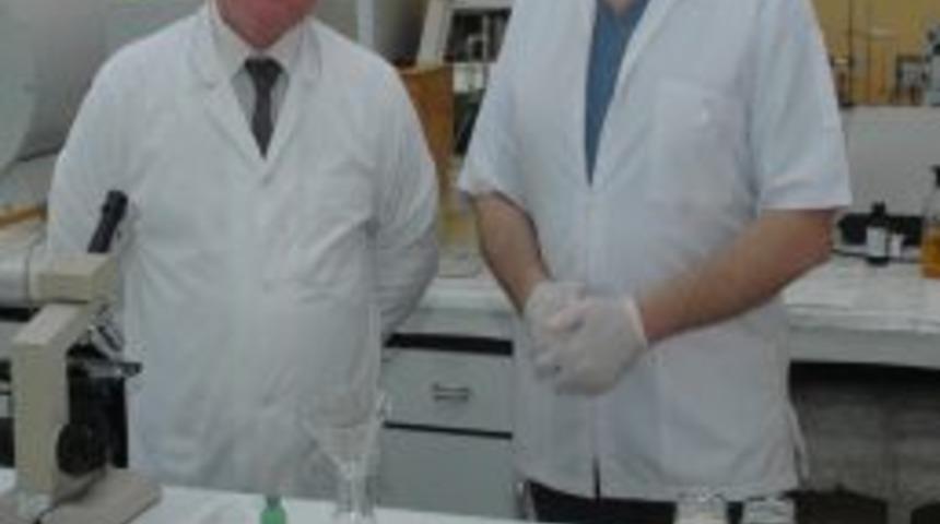 Sel&ccedil;uk &Uuml;niversitesi Devekuşu Yumurtasından Ağız Jeli &Uuml;retti