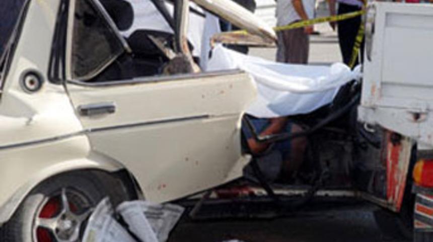 Kazada kafası koptu