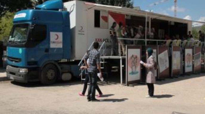 Kızılay'ın Kan Toplama Tır'ı Pazar G&uuml;n&uuml; D&uuml;zce'de