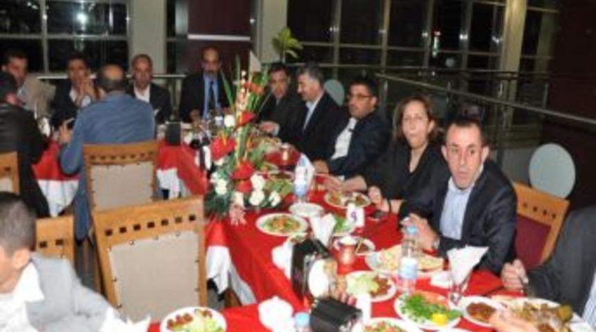 &Ouml;ğrenci Velileri Ve &Ouml;ğretmenler Dayanışma Yemeğinde Bir Araya Geldi