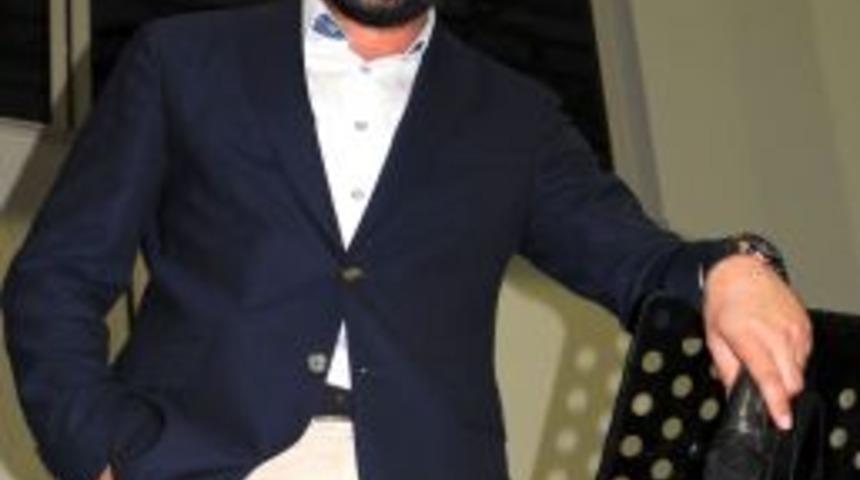 Tiyatro Oyuncusu Duru: Osmanlı Padişahlarına Hakaret Ederek Sanat Yapılmaz