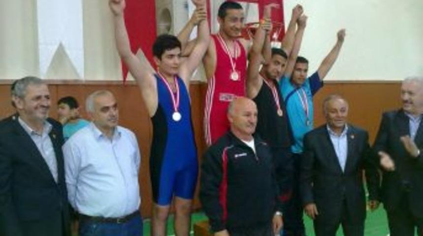 Fevzi Şeker G&uuml;reş Turnuvası Beğeni Topladı