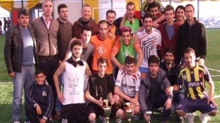 Nıke Halı Saha Liginde Ar&uuml; Futsal Takımı Şampiyon Oldu