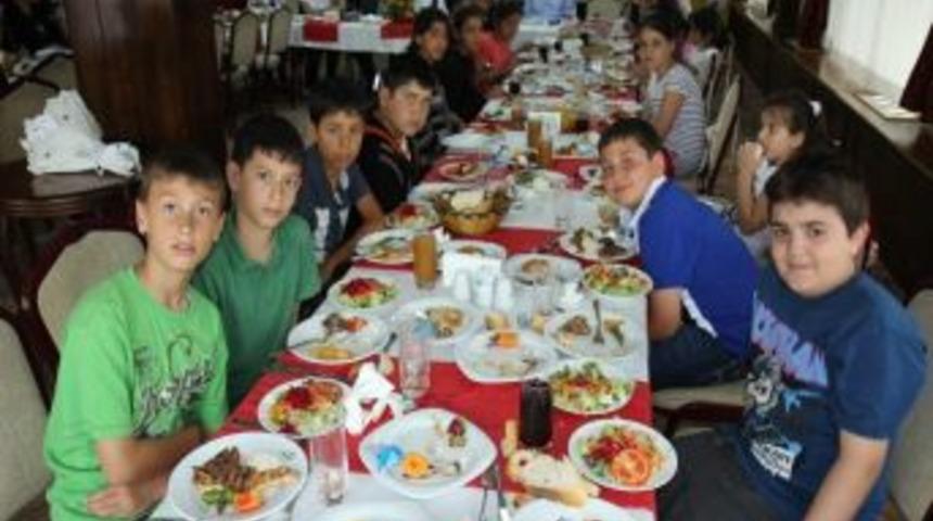 &Ouml;zak Kilisli &Ouml;ğrencileri Ağırladı