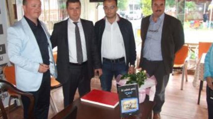 Yazar Fazıl Sayın'dan &Ccedil;an'da İmza G&uuml;n&uuml;