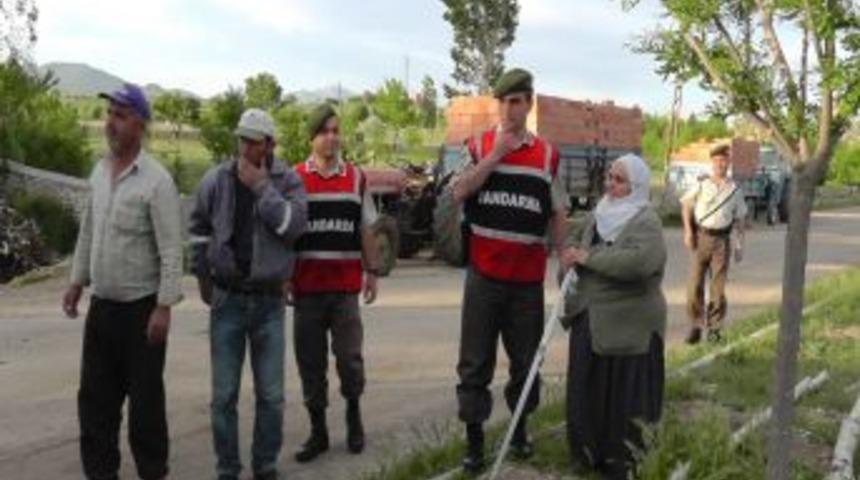Jandarma &Ccedil;alınan İnekleri Buldu, Aile Sevin&ccedil; G&ouml;zyaşı D&ouml;kt&uuml;