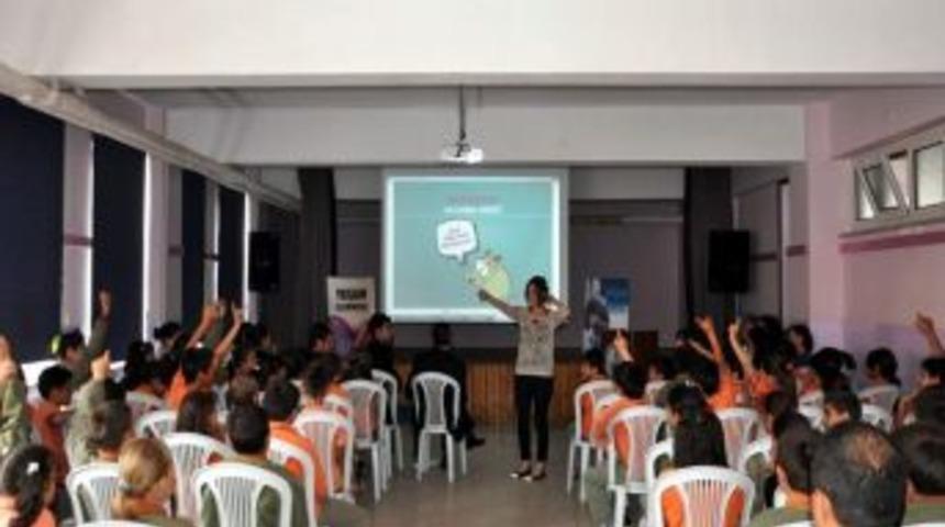 İlk&ouml;ğretim &Ouml;ğrencileri Hayvan Haklarını &Ouml;ğreniyor