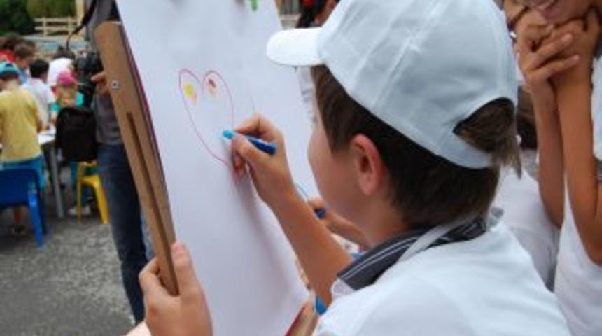 Okullar Hayat Bulsun Projesi Kapsamında Resim Şenliği D&uuml;zenlendi