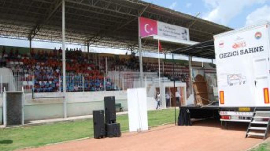 Gezici Sahne Kozan'da