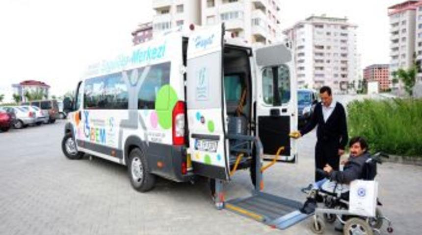 Beylikd&uuml;z&uuml;'nde Engelli &Ouml;ğrencilere "engelsiz" Ulaşım