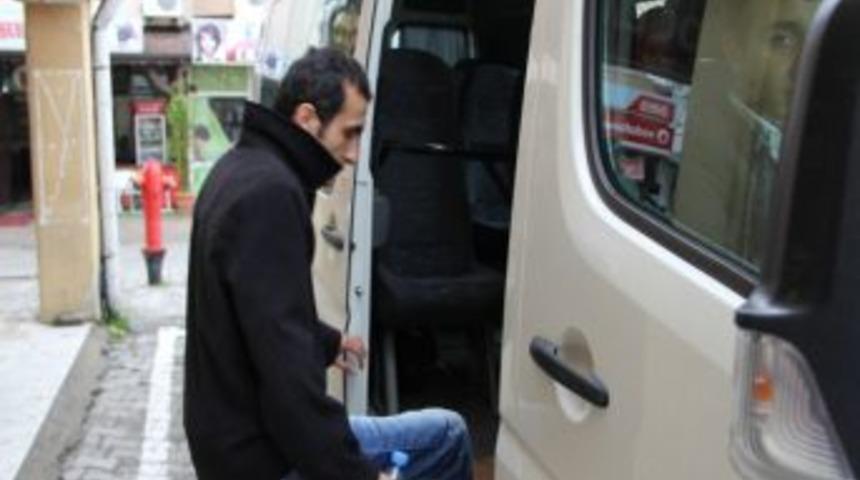 Ameliyat Olabilmek İ&ccedil;in Mahkeme Kararını Bekliyor