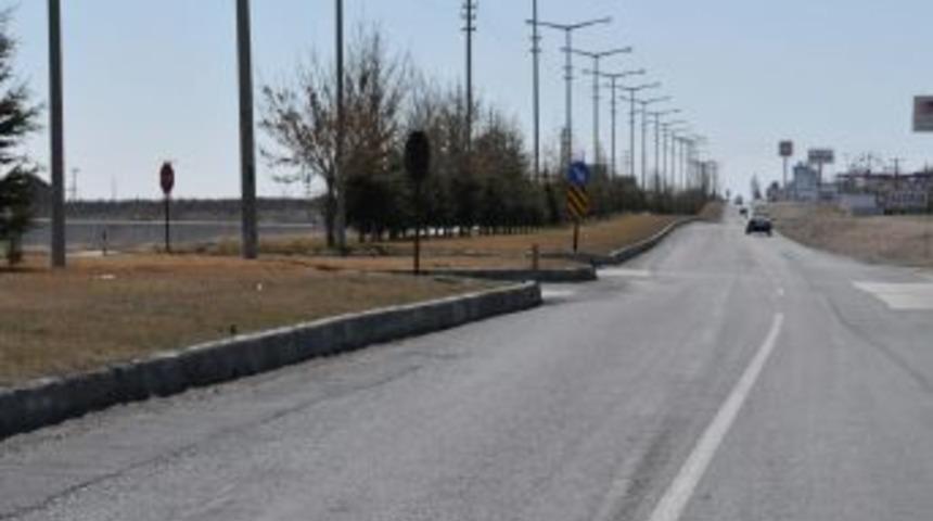 Niğde-Bor Yolu Genişletiliyor