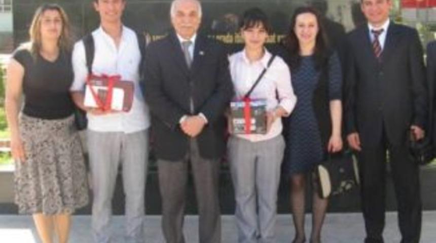 Esenyurt Lisesi birinciliğe doymuyor