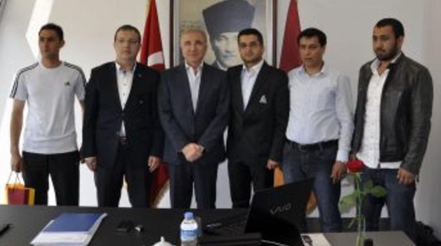 Melikşahlı &Ouml;ğrenciler, &Uuml;nal Aysal'ı Yılın Başkanı Se&ccedil;ti