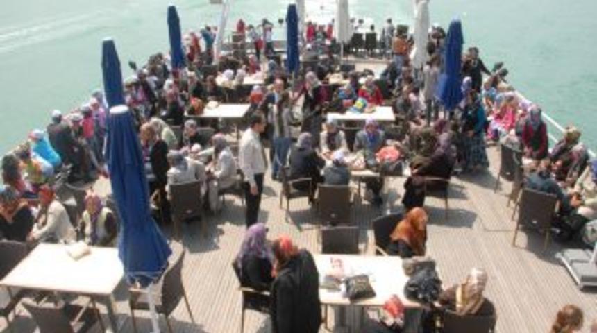 İlk&ouml;ğretim &Ouml;ğrencileri Karadan Ve Denizden Samsun'u Gezdi