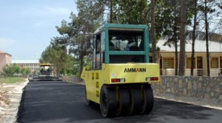 Sokak Ve Caddeler Genişletiliyor