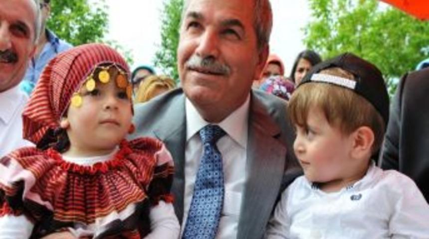 Demirtaş, Yıl Sonu Şenliğine Katıldı